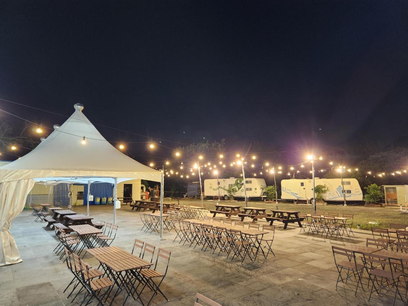 Dome Hotel Кодже Екстериор снимка